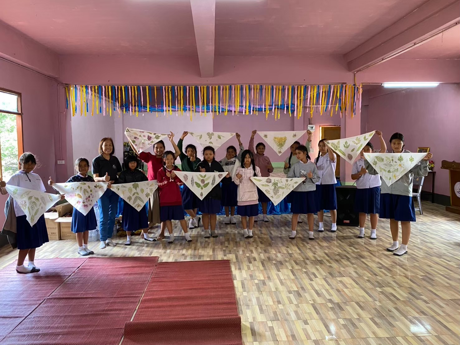 สมาคมฯ ร่วมกับวิทยาลัยเทคนิคสารภี ดำเนินกิจกรรมค่ายอาสาให้ความรู้ด้านทักาะวิชาชีพเบื้องต้นและสร้างความตระหนักด้านการอนุรักษ์สิ่งแวดล้อม ให้กับเยาวชน ณ โรงเรียนบ้านวัดจันทร์ อ.กัลยาณืวัฒนา